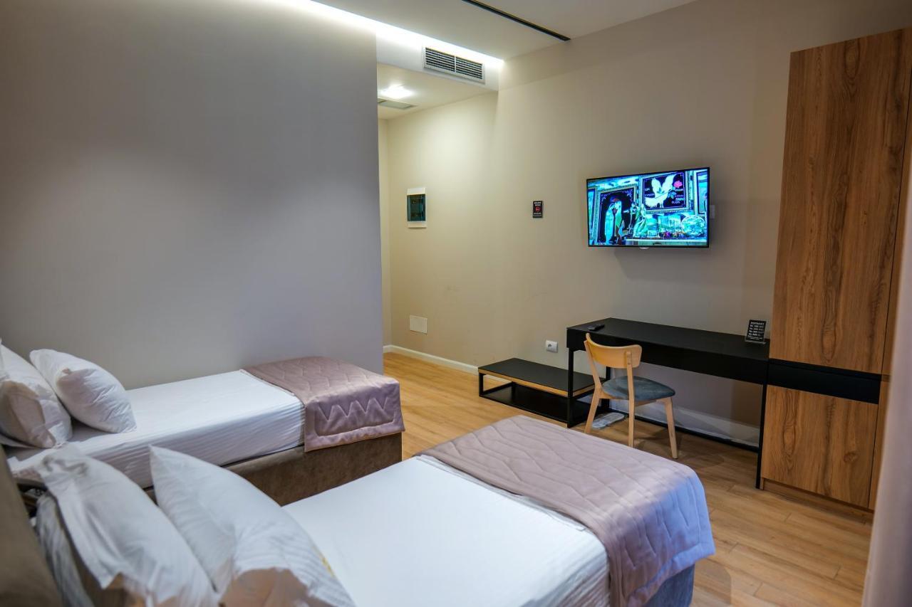 Lord Hotel Tirana Vore Ngoại thất bức ảnh